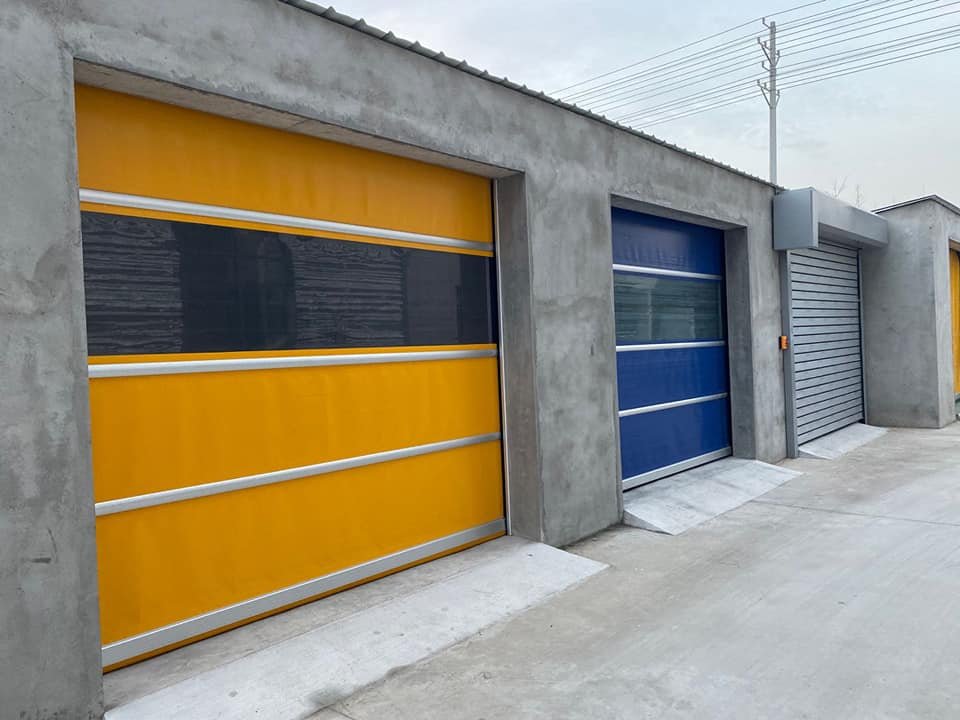 High-speed doors manufactured for Bangalore’s manufacturing plants.